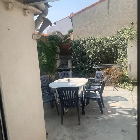 Dom wakacyjny Maison De Avec Jardin Et Terrasse Perpignan